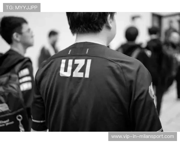 Uzi精神仍在:一代人用热爱照亮赛区天花板 Uzi精神仍在:一代人用热爱照亮赛区天花板