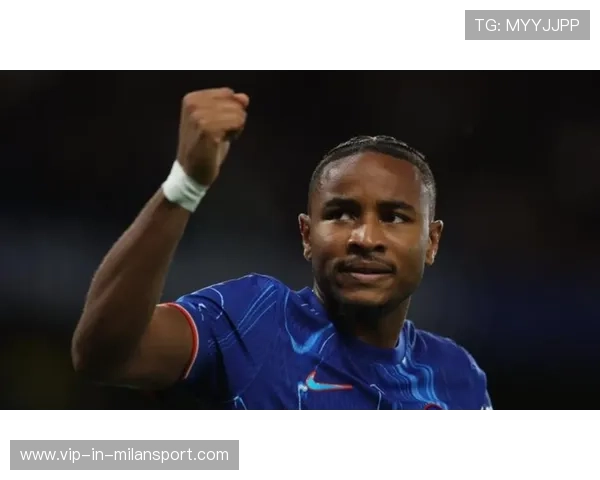 切尔西恩昆库转身摆脱后劲射直挂上角，蓝军新星崭露头角