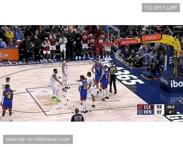 米切尔突分后一脚补篮，骑士把比分拉开