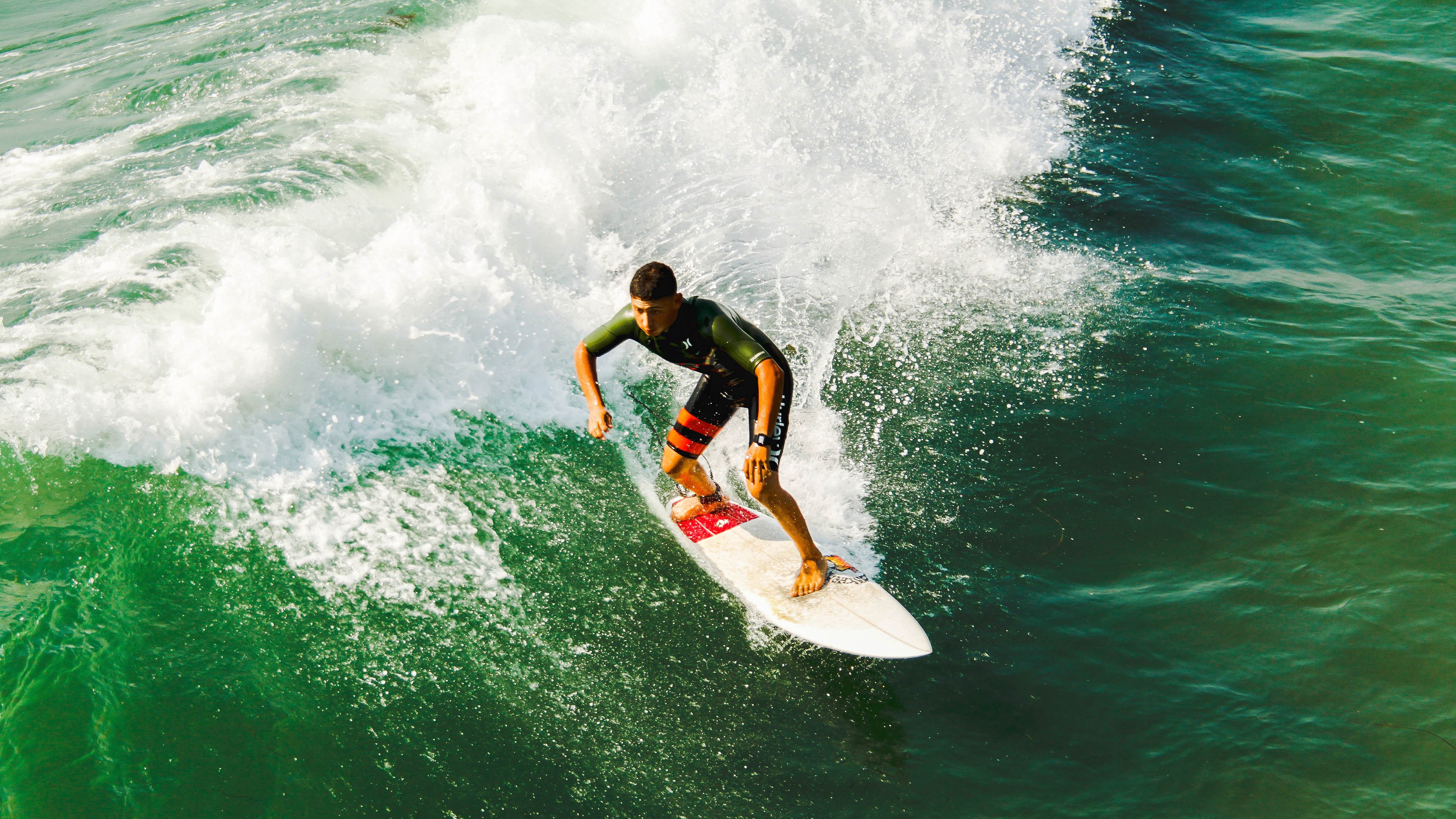 三人传控小组建立中路优势,“三人小组”模式