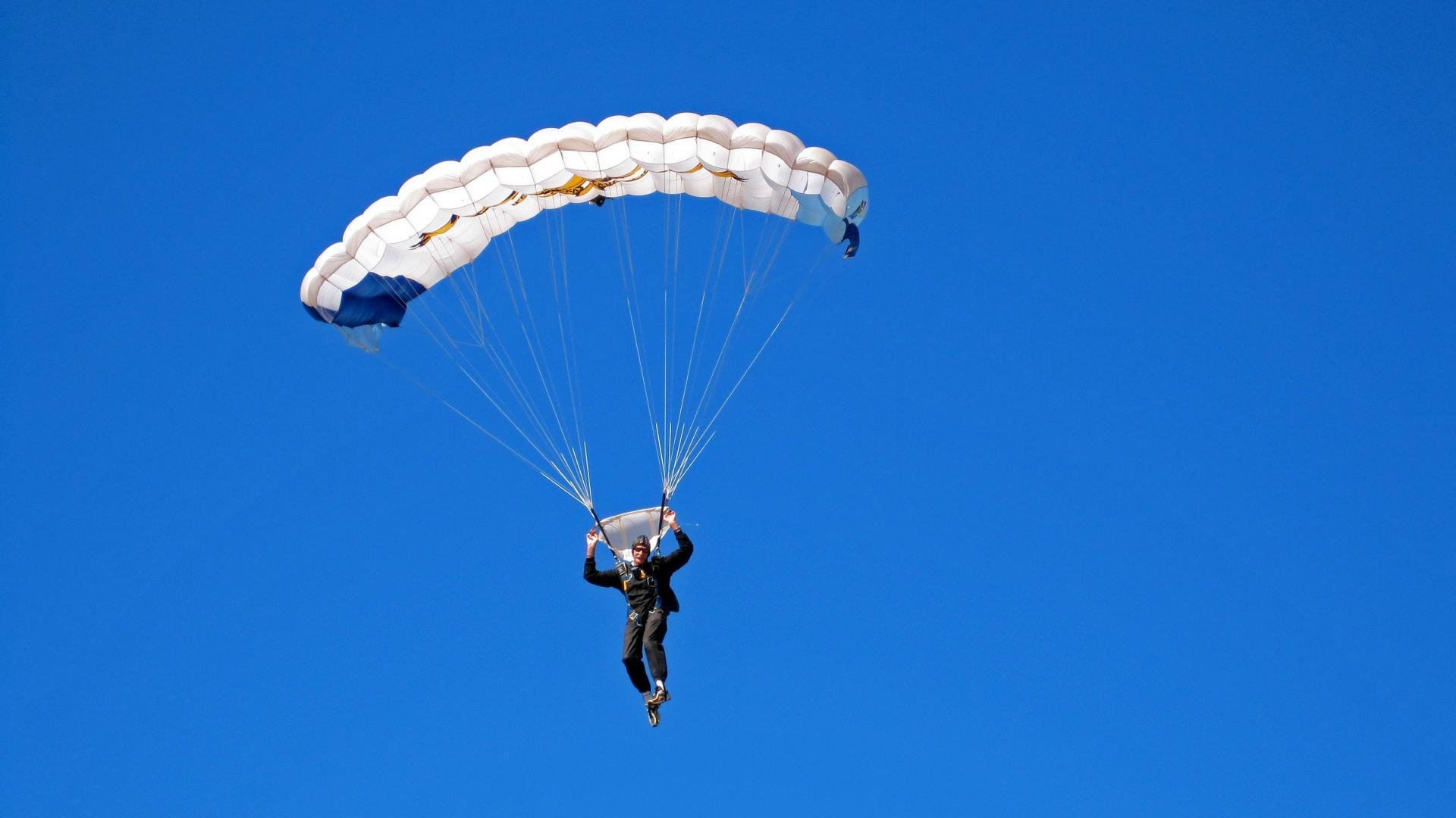 中国女排比赛现场出现感人标语,适合中国女排的文案